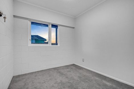 Photo of property in 15 Burbridge Road, Favona, Auckland, 2024
