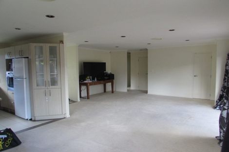 Photo of property in 60 South Kensington Way, Henderson, Auckland, 0612