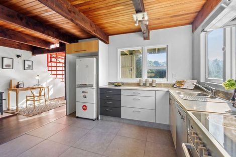 Photo of property in 6 Estuary Street, Makara Beach, Karori, 6972