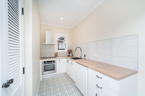 Photo of property in 85 Shamrock Street, Takaro, Palmerston North, 4412