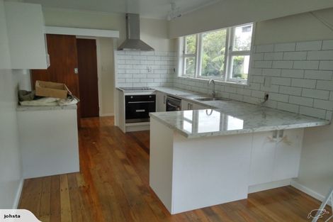 Photo of property in 17 Thurleigh Grove, Karori, Wellington, 6012