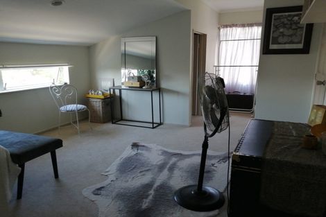 Photo of property in 1/31 Becroft Drive, Forrest Hill, Auckland, 0620
