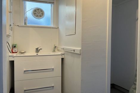 Photo of property in 47a Matai Road, Stanmore Bay, Whangaparaoa, 0932