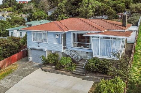 Photo of property in 30 Main Road, Wainuiomata, Lower Hutt, 5014