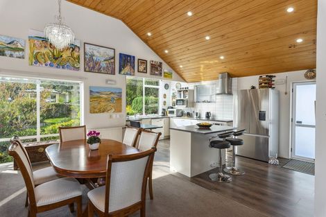 Photo of property in 49 Kakariki Grove, Waikanae, 5036