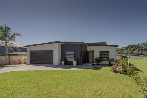 Photo of property in 91 Pepe Road, Tairua, 3508