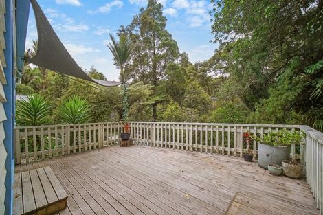 Photo of property in 16 Mahoe Road, Titirangi, Auckland, 0604