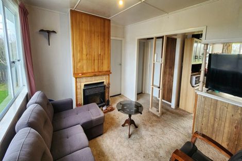 Photo of property in 17 Kairau Road West, Sentry Hill, New Plymouth, 4373