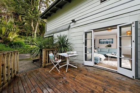 Photo of property in 7 Sylvan Valley Avenue, Titirangi, Auckland, 0604