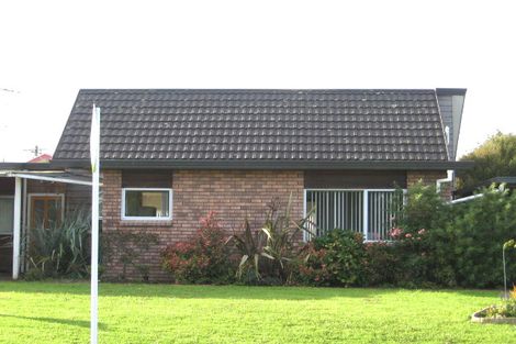Photo of property in 2/30 Wharf Road, Te Atatu Peninsula, Auckland, 0610