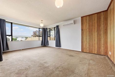 Photo of property in 34 Kirrie Avenue, Te Atatu South, Auckland, 0610