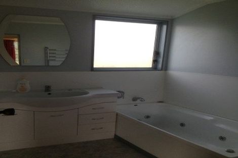 Photo of property in 14 Frobisher Street, Island Bay, Wellington, 6023