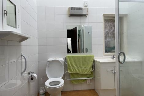 Photo of property in 1/184 The Parade, Island Bay, Wellington, 6023