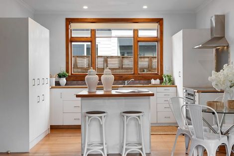 Photo of property in 139 Saint Martins Road, Saint Martins, Christchurch, 8022