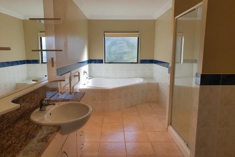 Photo of property in 1 San Angelo Court, Henderson, Auckland, 0612