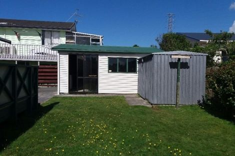 Photo of property in 14 Edgecombe Street, Newlands, Wellington, 6037