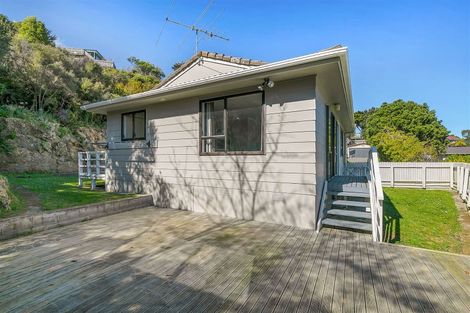 Photo of property in 64 Omapere Street, Whitby, Porirua, 5024