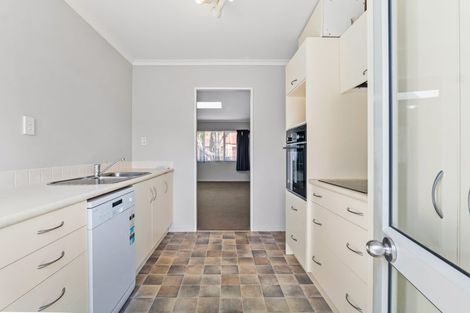 Photo of property in 1 Dunbarton Drive, Ranui, Auckland, 0612