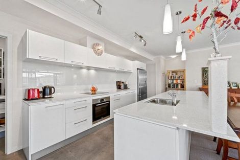 Photo of property in 37 Landmark Terrace, Orewa, 0931