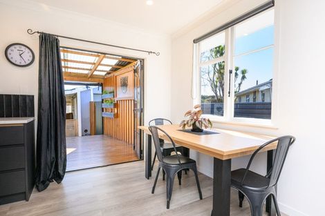 Photo of property in 33 Benmore Avenue, Cloverlea, Palmerston North, 4412