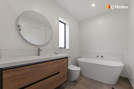 Photo of property in 18 Three Kings Court, Outram, 9019