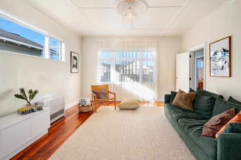 Photo of property in 35 Strathavon Road, Miramar, Wellington, 6022