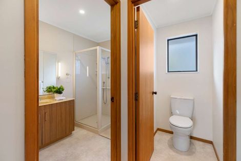 Photo of property in 11a Garfield Road, Helensville, 0800