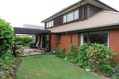 Photo of property in 7 Derenzy Place, Avonhead, Christchurch, 8042