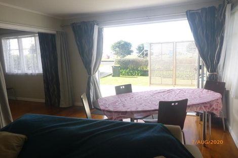 Photo of property in 7 Tatau Way, Te Atatu Peninsula, Auckland, 0610