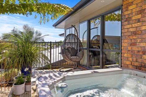 Photo of property in 18 Ko Place, Pyes Pa, Tauranga, 3112