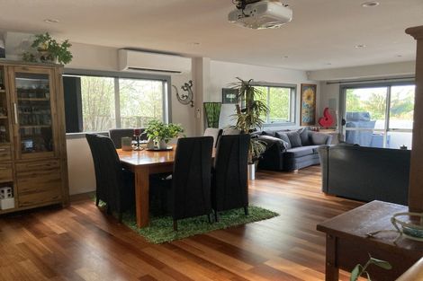 Photo of property in 14 Bush View Lane, Northcote Point, Auckland, 0627