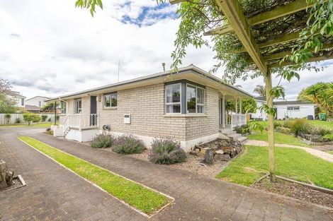 Photo of property in 14 Storey Avenue, Forest Lake, Hamilton, 3200