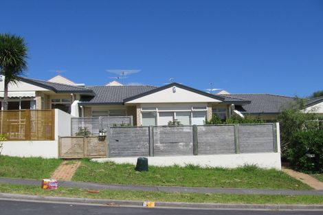 Photo of property in 3/1-5 Gleanor Avenue, Oteha, Auckland, 0632