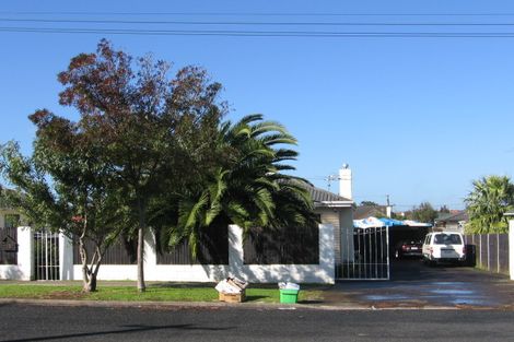 Photo of property in 21 Freyberg Avenue, Papatoetoe, Auckland, 2104