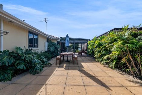 Photo of property in 204 Heta Road, Merrilands, New Plymouth, 4312