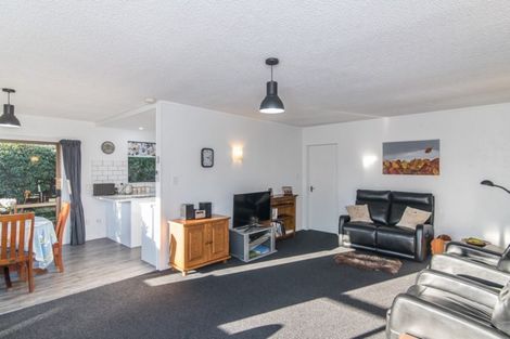 Photo of property in 34a Rewarewa Crescent, Waikanae, 5036