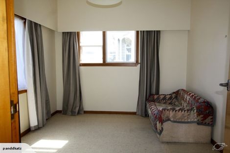 Photo of property in 121 Onepu Road, Lyall Bay, Wellington, 6022
