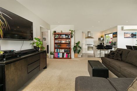 Photo of property in 48 Makora Road, Massey, Auckland, 0614