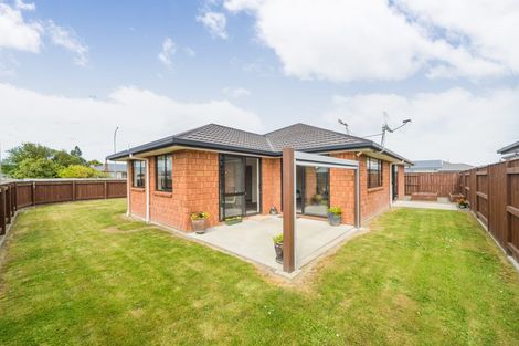 Photo of property in 2 Pegasus Place, Kelvin Grove, Palmerston North, 4414