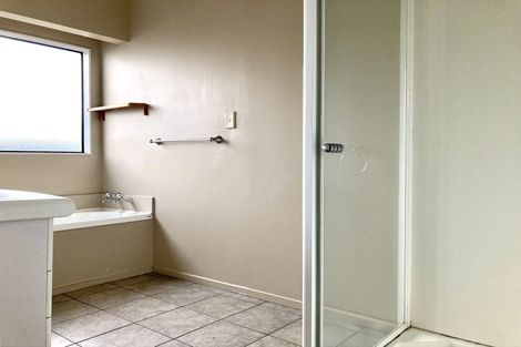 Photo of property in 2c Palomino Drive, Henderson, Auckland, 0612