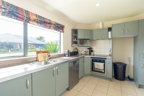 Photo of property in 29 Parnell Heights Drive, Kelvin Grove, Palmerston North, 4414