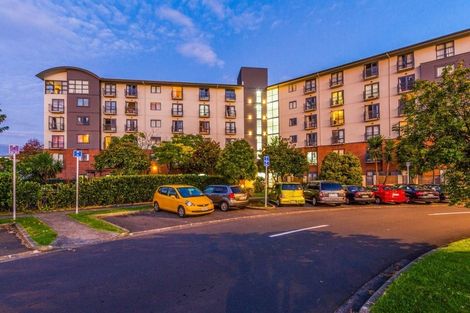 Photo of property in 5m/10 Crown Lynn Place, New Lynn, Auckland, 0600