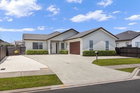 Photo of property in 9 Walter Ruddock Avenue, Kumeu, 0810
