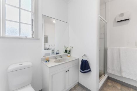 Photo of property in 1 Eruini Street, Waikanae Beach, Waikanae, 5036