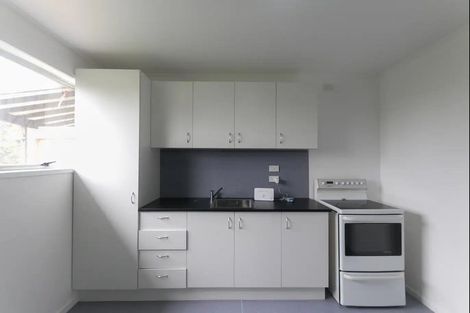 Photo of property in 6 Kilcar Place, Massey, Auckland, 0614