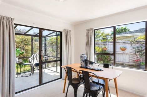 Photo of property in 29 Rosebank Grove, Waikanae, 5036