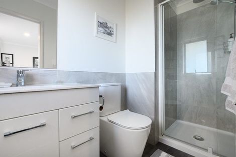Photo of property in 76 Oteki Park Drive, Welcome Bay, Tauranga, 3112