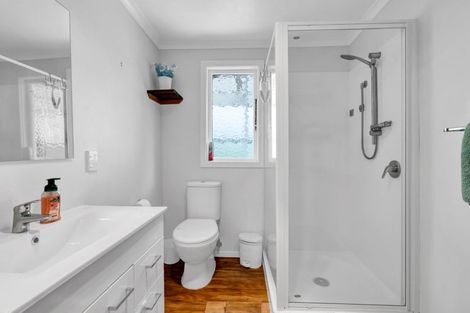 Photo of property in 16 Alberta Road, Glen Avon, New Plymouth, 4312