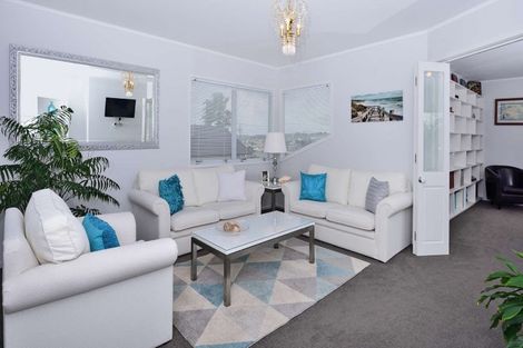 Photo of property in 51 Tiri Road, Manly, Whangaparaoa, 0930