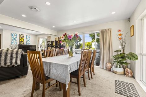 Photo of property in 35 Nikau Street, New Lynn, Auckland, 0600